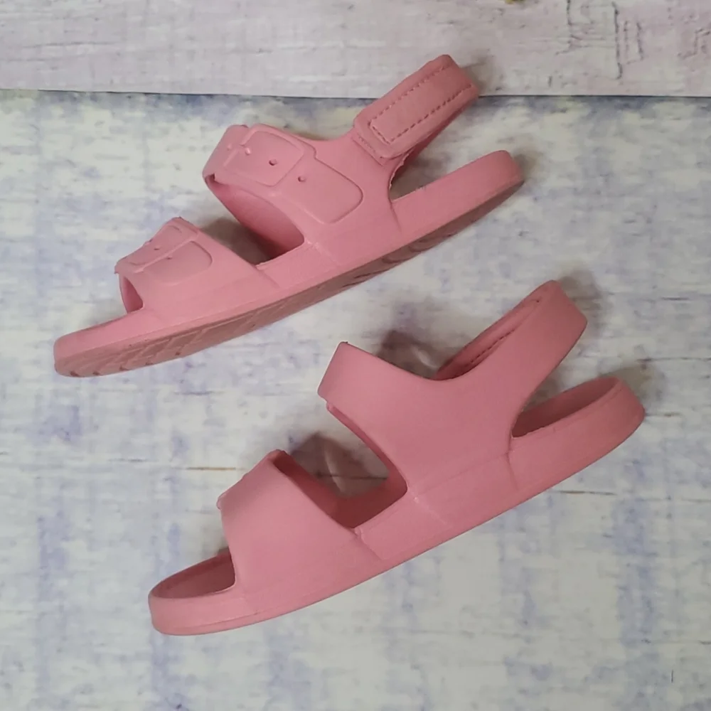 Kid's Old Navy Buckle Accent Sandals - Picture 5 of 8